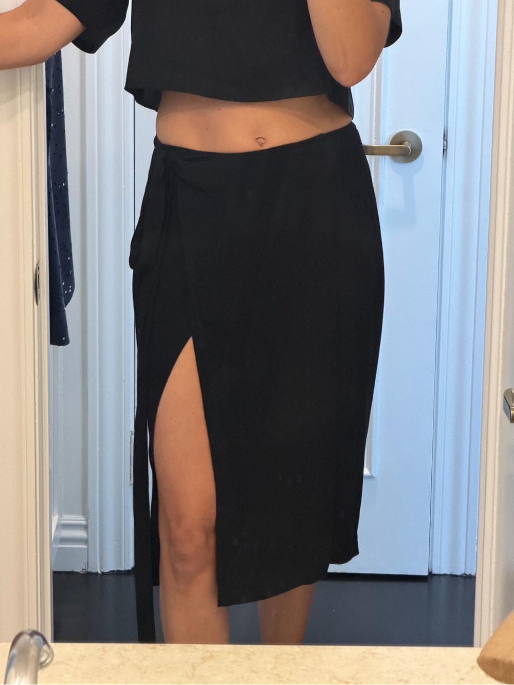 Reformation Alyssa Tie Wrap Skirt Black Small